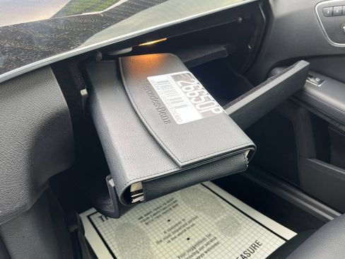 Used 2016 Mercedes-Benz E 250 Sedan image 52