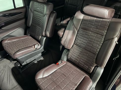 Certified 2023 Cadillac Escalade ESV Sport Platinum w/ LPO, ONYX Package AWD/4WD image 43