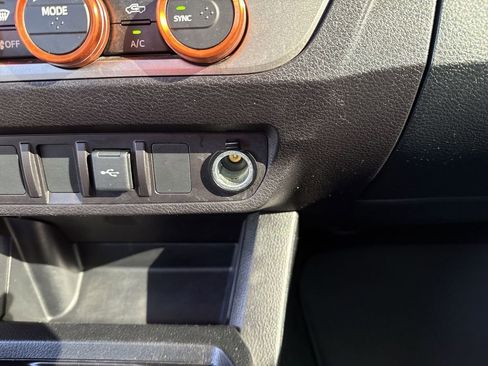 Used 2021 Toyota Tacoma SR AWD/4WD image 25