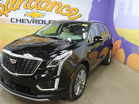 Used 2025 Cadillac XT5 Premium Luxury w/ Technology Package AWD/4WD image 8
