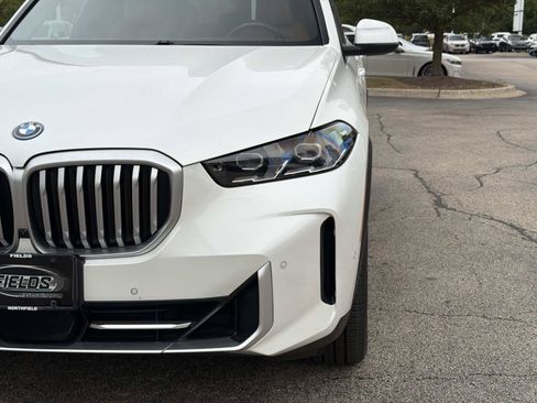 Certified 2024 BMW X5 xDrive50e w/ Premium Package AWD/4WD image 9