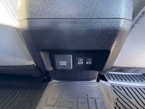 Used 2025 Toyota Tacoma TRD Off-Road image 18