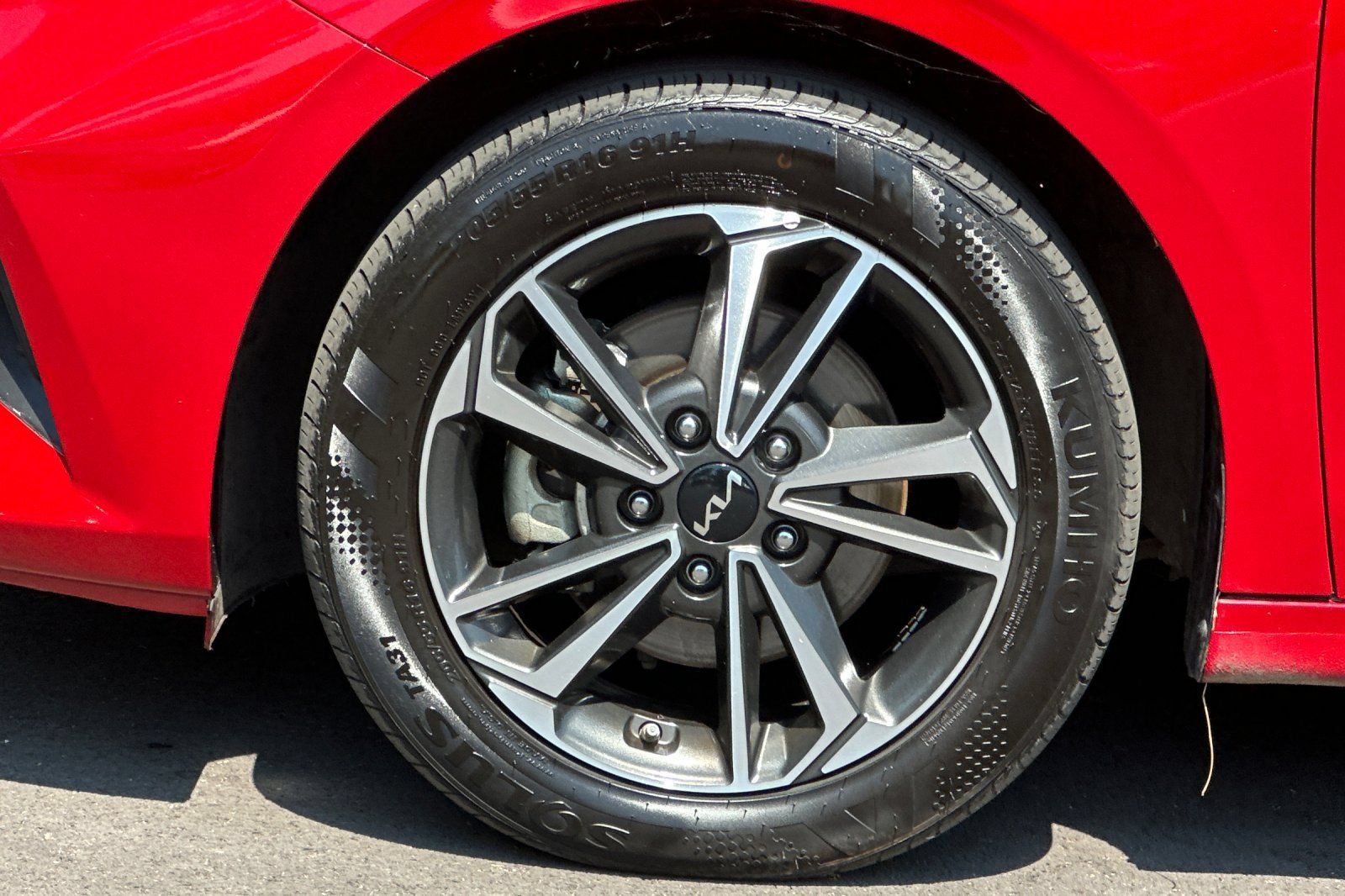 Certified 2024 Kia Forte LXS w/ LXS Technology Package FWD image 31