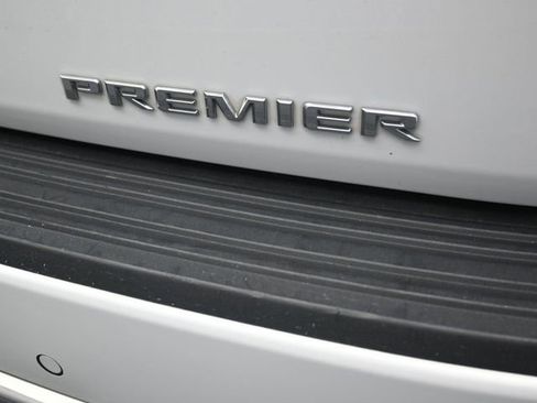 Used 2023 Chevrolet Suburban Premier image 29