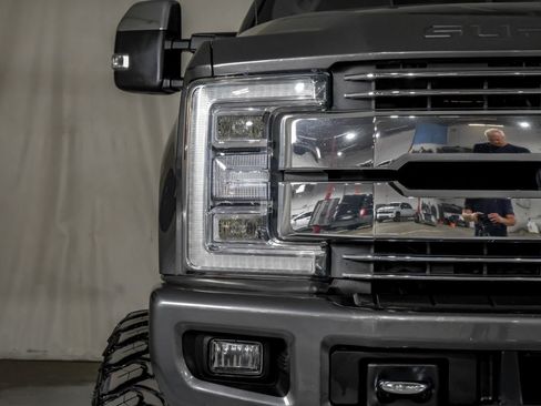 Used 2019 Ford F350 Lariat w/ Lariat Ultimate Package AWD/4WD image 40