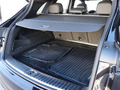 Used 2019 Porsche Cayenne S image 24