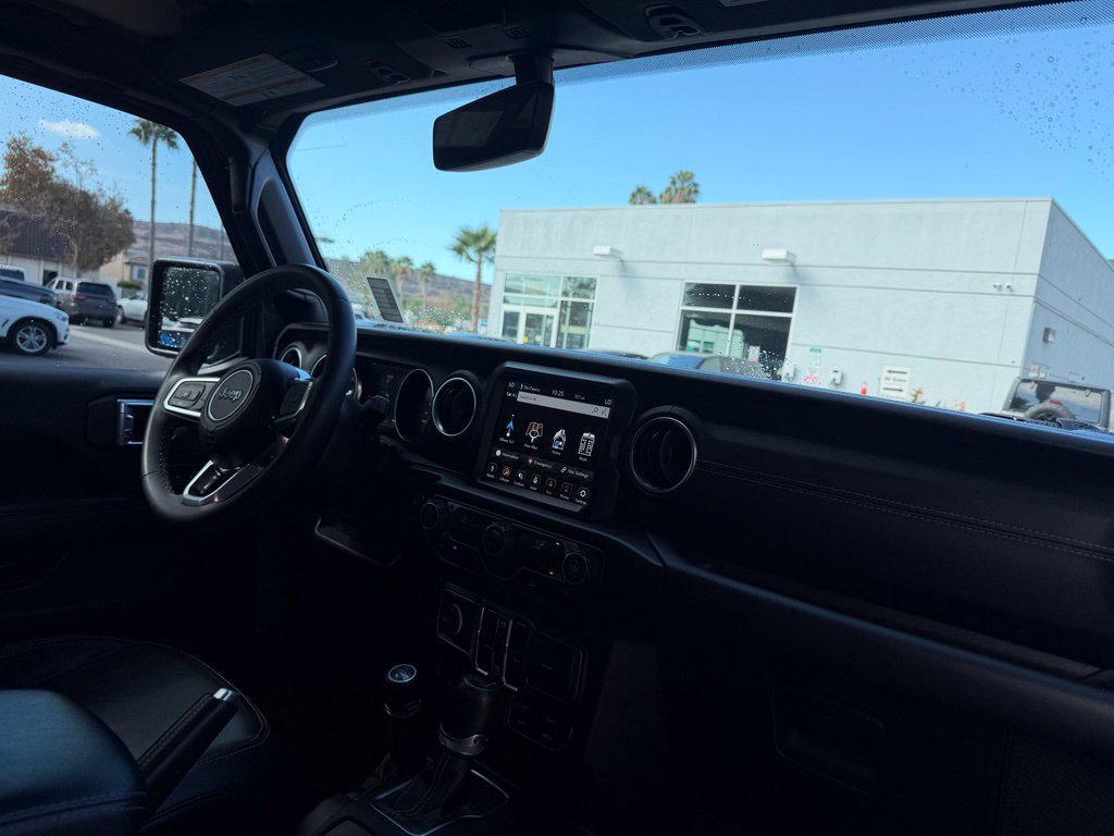 Used 2023 Jeep Wrangler Unlimited Sahara AWD/4WD image 20