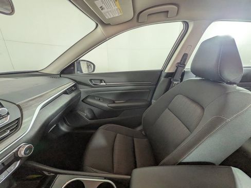 Used 2024 Nissan Altima 2.5 SV image 28