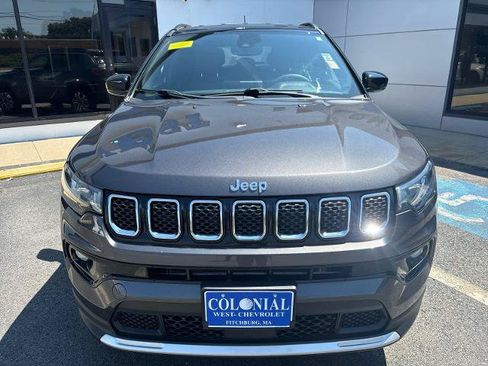 Used 2023 Jeep Compass Limited AWD/4WD image 2