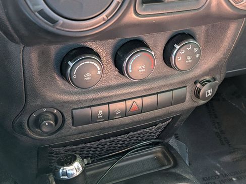 Used 2012 Jeep Wrangler Unlimited Sport AWD/4WD image 21