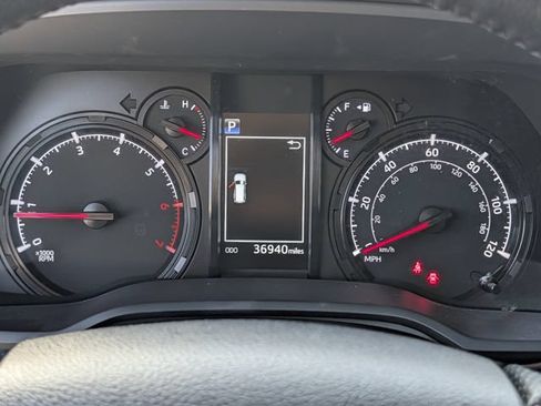 Used 2024 Toyota 4Runner SR5 Premium w/ Moonroof Package RWD image 23