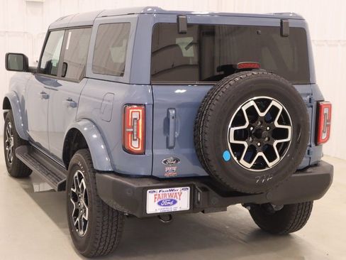 New 2025 Ford Bronco Outer Banks image 6