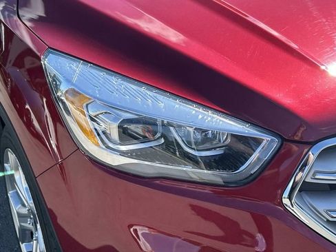 Used 2019 Ford Escape Titanium FWD image 9