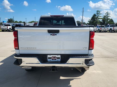 Certified 2026 Chevrolet Silverado 3500 LTZ w/ LTZ Plus Package AWD/4WD image 5