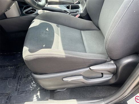 Used 2017 Toyota RAV4 XLE FWD image 18