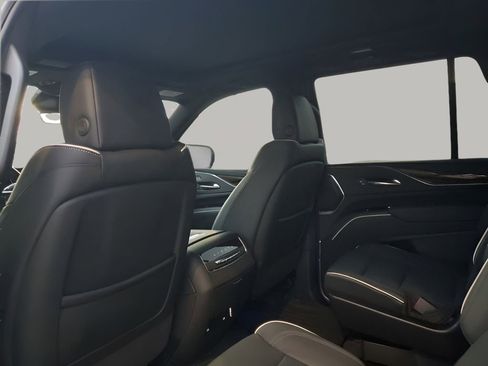 Certified 2024 Cadillac Escalade Premium Luxury image 19