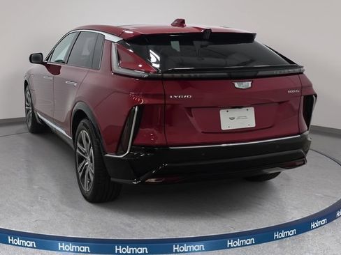 Certified 2024 Cadillac Lyriq Luxury AWD/4WD image 6