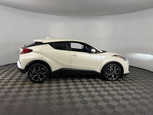 Used 2021 Toyota C-HR XLE FWD image 7