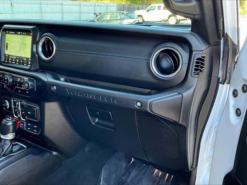 Used 2022 Jeep Wrangler Unlimited Rubicon 4xe w/ Cold Weather Group image 17