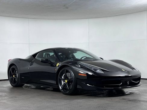 Used 2013 Ferrari 458 Italia Coupe RWD image 9