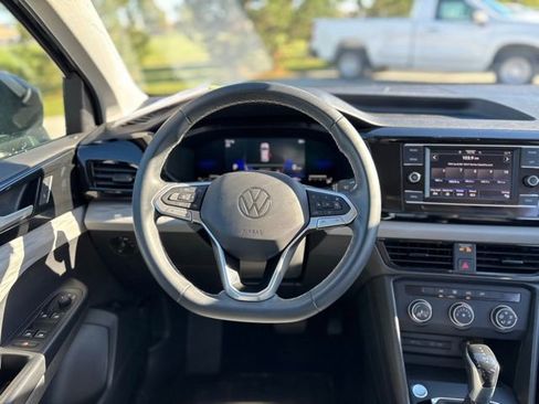 Used 2022 Volkswagen Taos S image 17