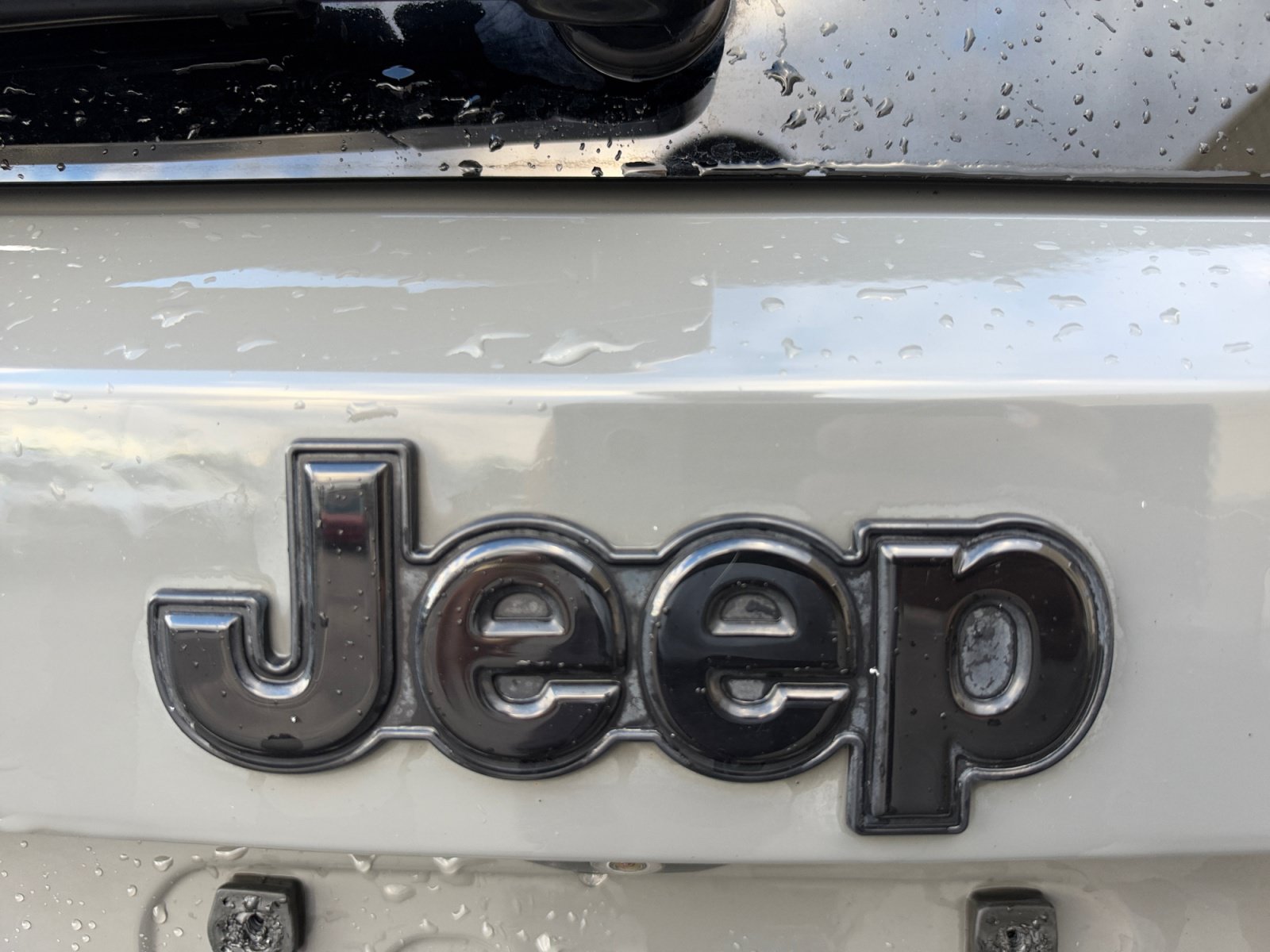 Used 2020 Jeep Renegade Altitude FWD image 24