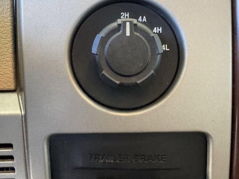 Used 2012 Ford F150 Lariat w/ Lariat Chrome Pkg image 23