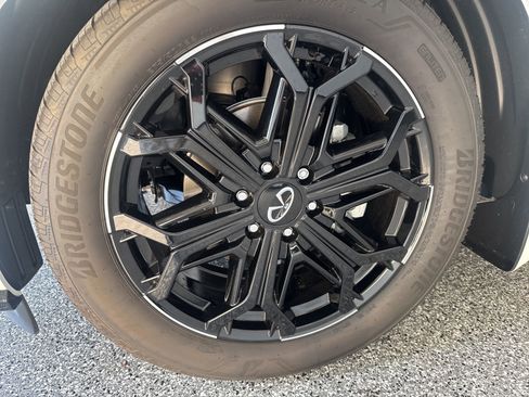 New 2026 INFINITI QX80 4WD image 7