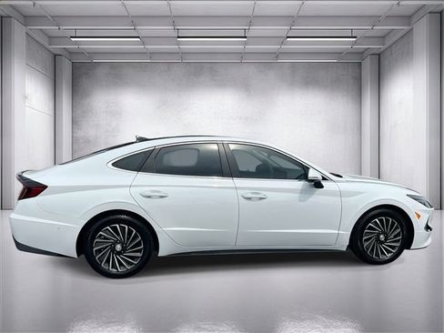 Used 2023 Hyundai Sonata Limited w/ Cargo Package FWD image 2