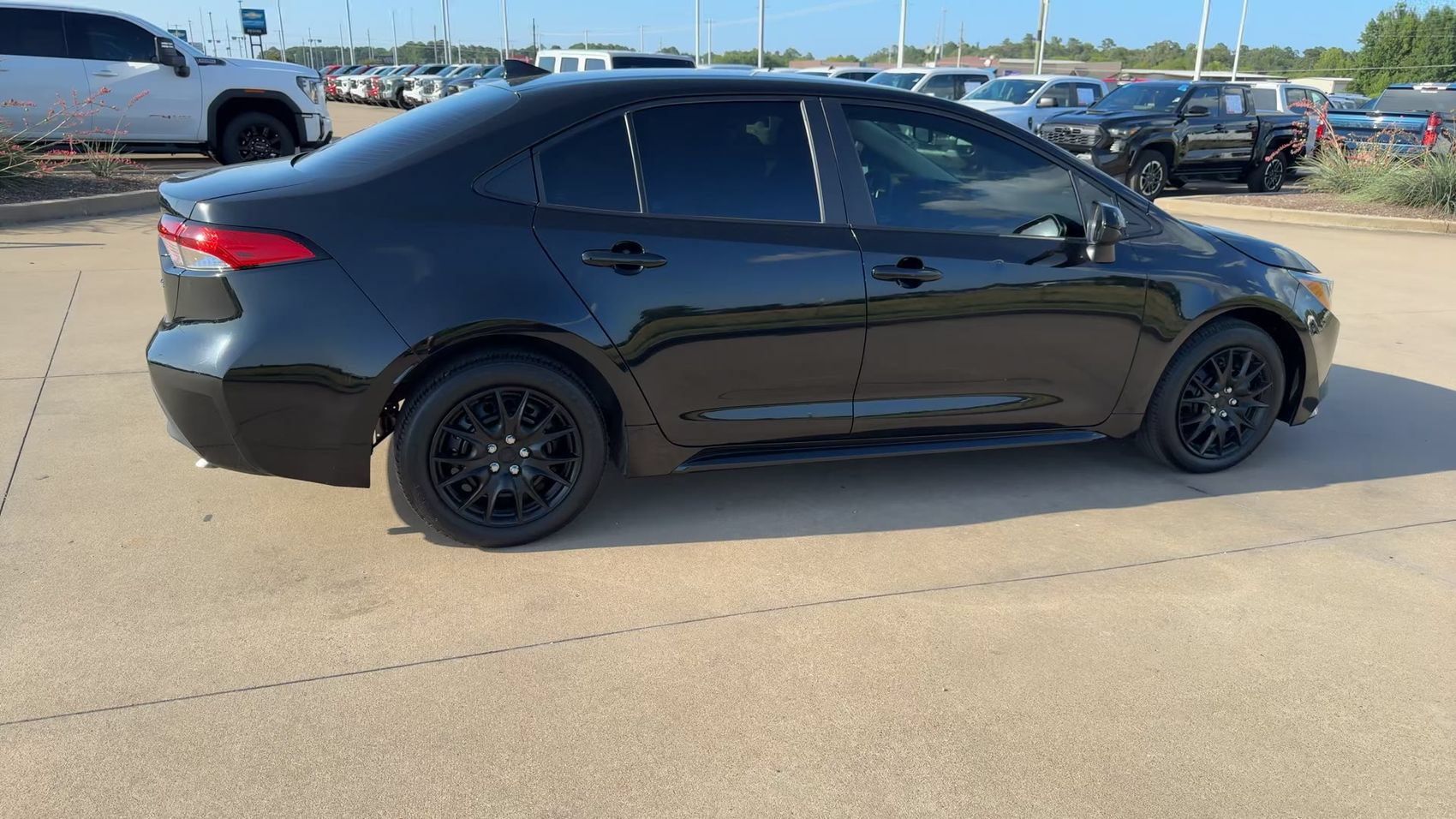 Used 2024 Toyota Corolla LE FWD image 9