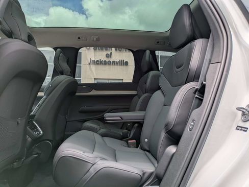 Used 2025 Volvo EX90 Ultra w/ Protection Package Premier AWD/4WD image 17