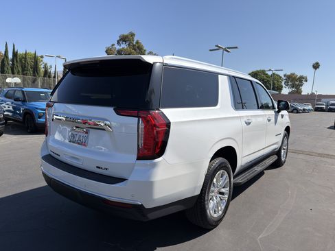 Used 2024 GMC Yukon XL SLT w/ SLT Premium Package RWD image 8