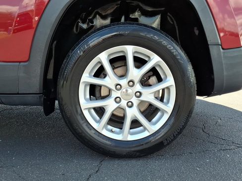 Used 2016 Jeep Cherokee Latitude w/ Comfort/Convenience Group FWD image 21