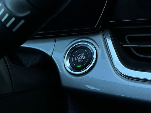 Used 2025 Chevrolet Trax LT w/ LT Convenience Package image 27