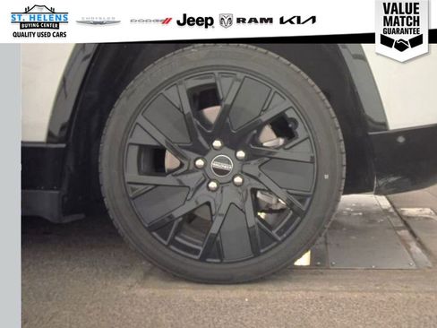 Used 2024 Jeep Wagoneer Limited AWD/4WD image 19