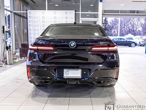 Used 2025 BMW 760i xDrive w/ Executive Package image 13