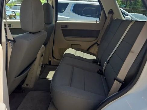 Used 2010 Ford Escape XLT image 9