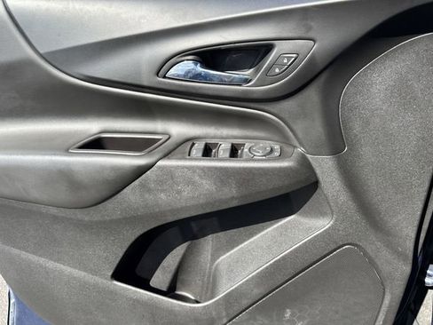 Used 2020 Chevrolet Equinox LT image 7