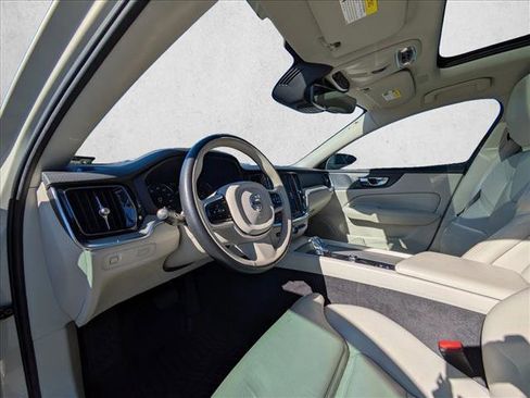 Used 2022 Volvo S60 B5 Inscription w/ Advanced Package image 13