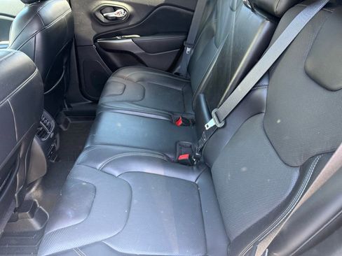 Used 2020 Jeep Cherokee Limited AWD/4WD image 6