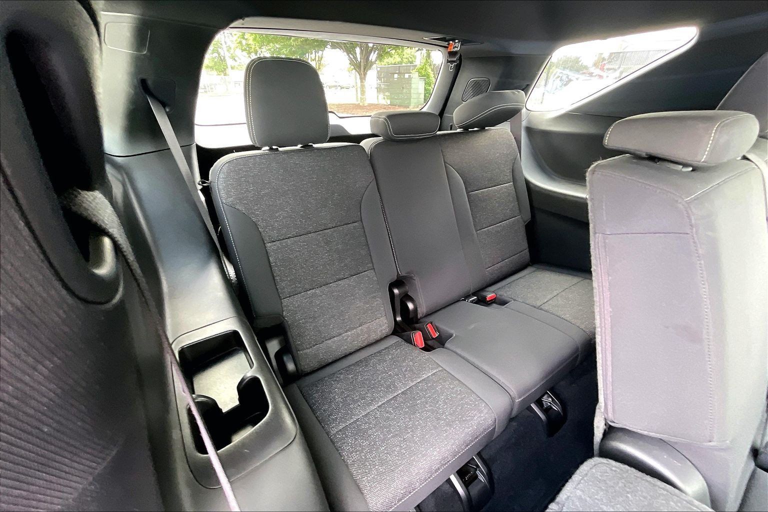 Used 2024 Chevrolet Traverse LS FWD image 32