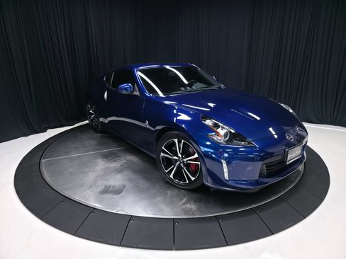 Used 2020 Nissan 370Z NISMO RWD image 51