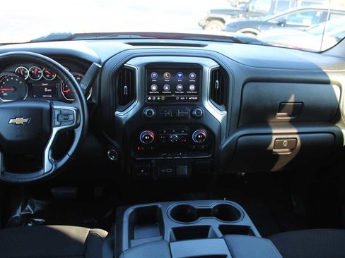 Used 2022 Chevrolet Silverado 3500 LT w/ Convenience Package image 12