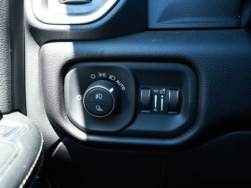Used 2022 RAM 2500 Laramie AWD/4WD image 15