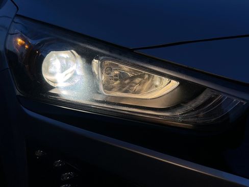 Used 2019 Hyundai Ioniq Hatchback 4D image 41