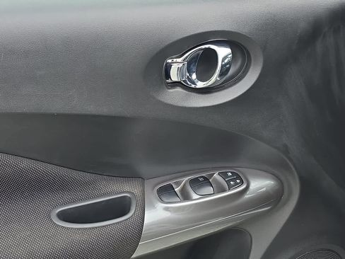 Used 2013 Nissan Juke S FWD image 15