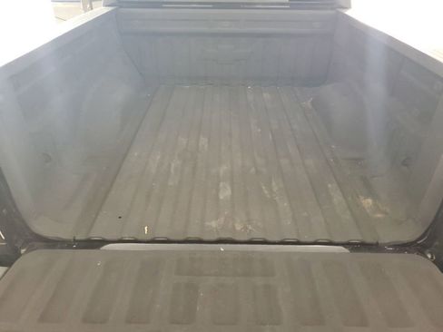 Used 2022 Chevrolet Colorado Z71 w/ Z71 Midnight Edition image 32