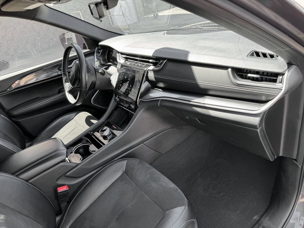 Used 2021 Jeep Grand Cherokee L Laredo AWD/4WD image 29