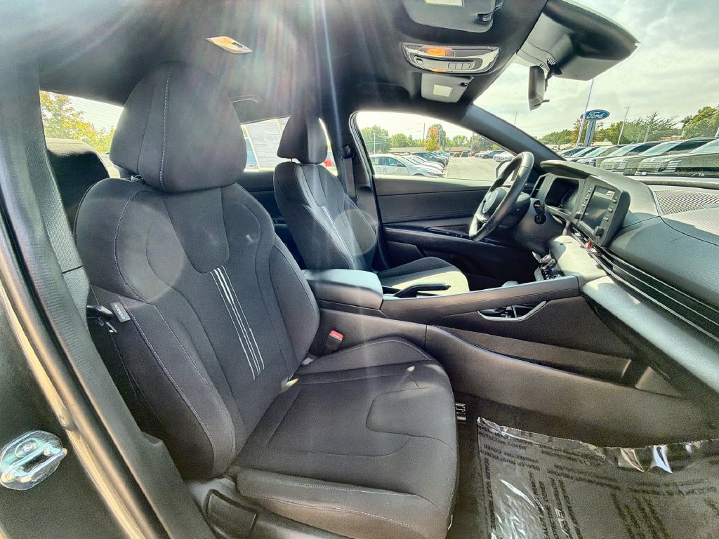 Used 2025 Hyundai Elantra Sport FWD image 24