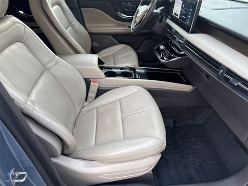 Used 2023 Lincoln Corsair Grand Touring image 13